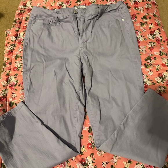 Purple capris size 12 from Sam’s Club. - Picture 1 of 3
